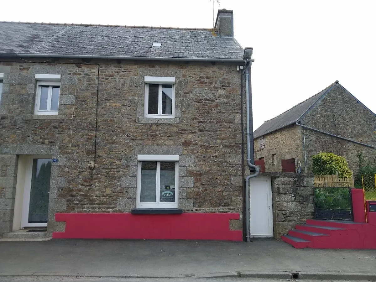 Do Mi Si La Do Re Gite Partage Saint-Carreuc フランス