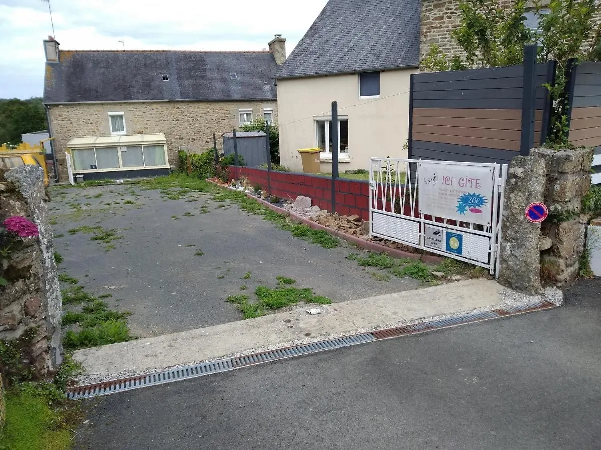 Do Mi Si La Do Re Gite Partage Saint-Carreuc 0*,  France